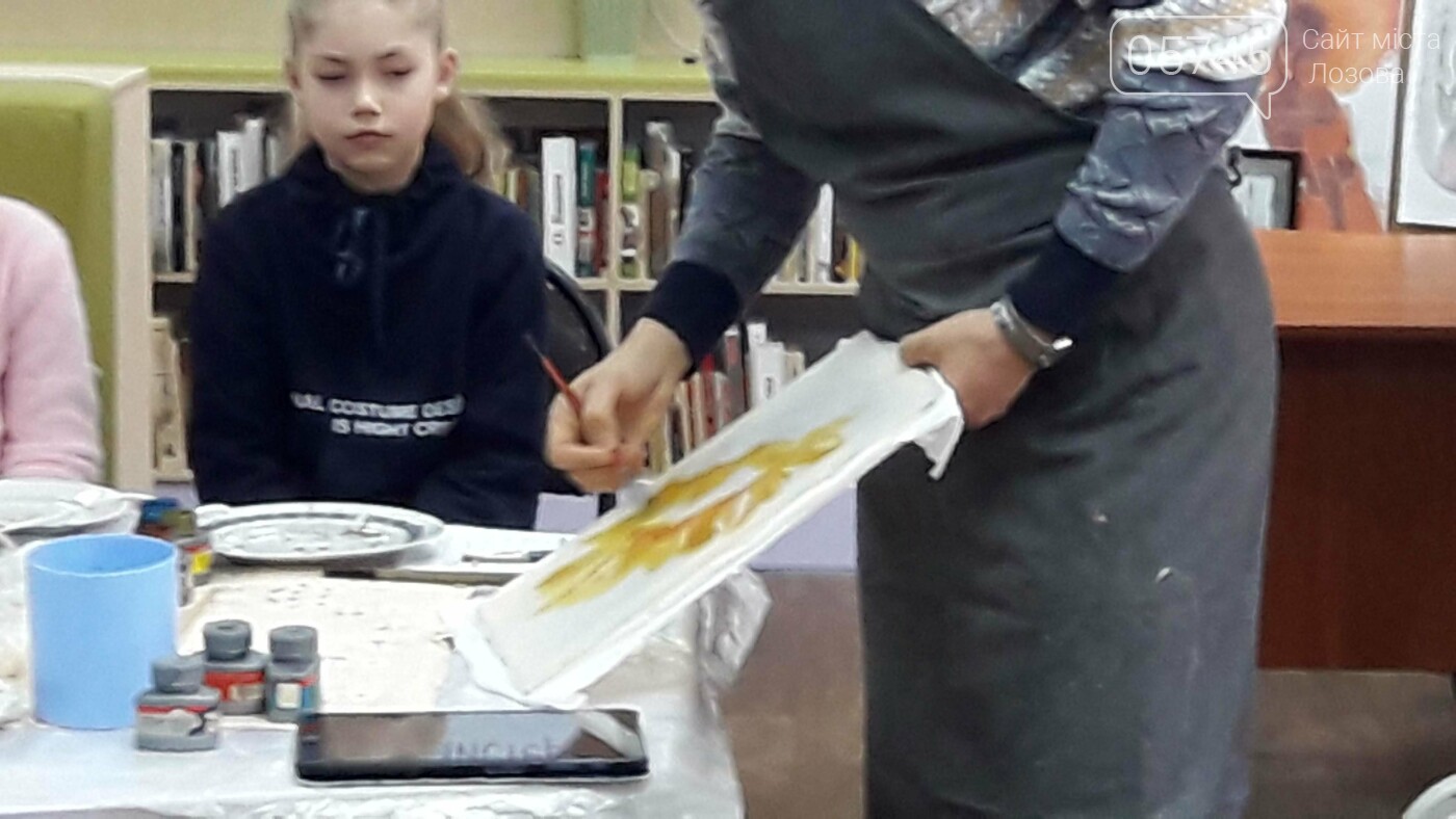 В детской библиотеке учили рисовать по ткани методом «Горя..., фото-5 В детской библиотеке учили рисовать по ткани методом «Горячий батик», фото-5