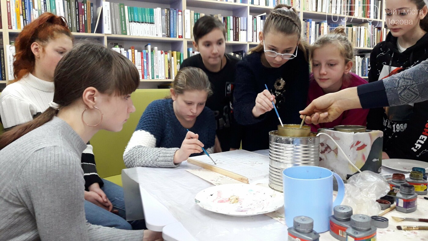 В детской библиотеке учили рисовать по ткани методом «Горя..., фото-7 В детской библиотеке учили рисовать по ткани методом «Горячий батик», фото-7
