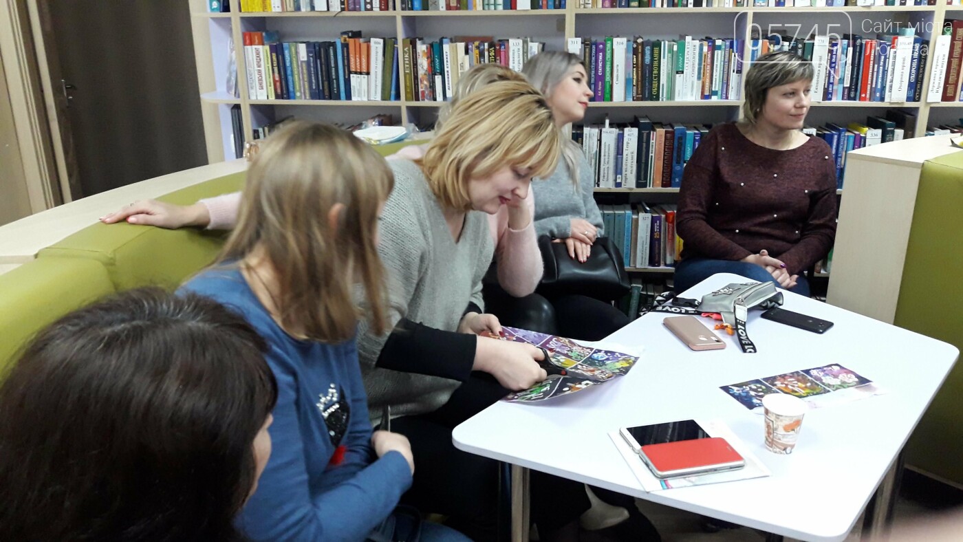 В детской библиотеке учили рисовать по ткани методом «Горя..., фото-20 В детской библиотеке учили рисовать по ткани методом «Горячий батик», фото-20