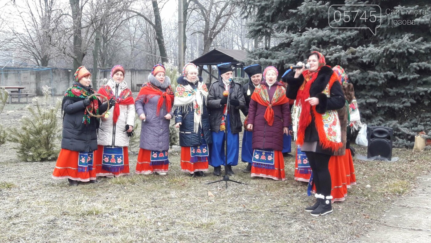 Святили воду и купались: лозовчане отметили праздник Креще..., фото-35 Святили воду и купались: лозовчане отметили праздник Крещения (Фото), фото-35