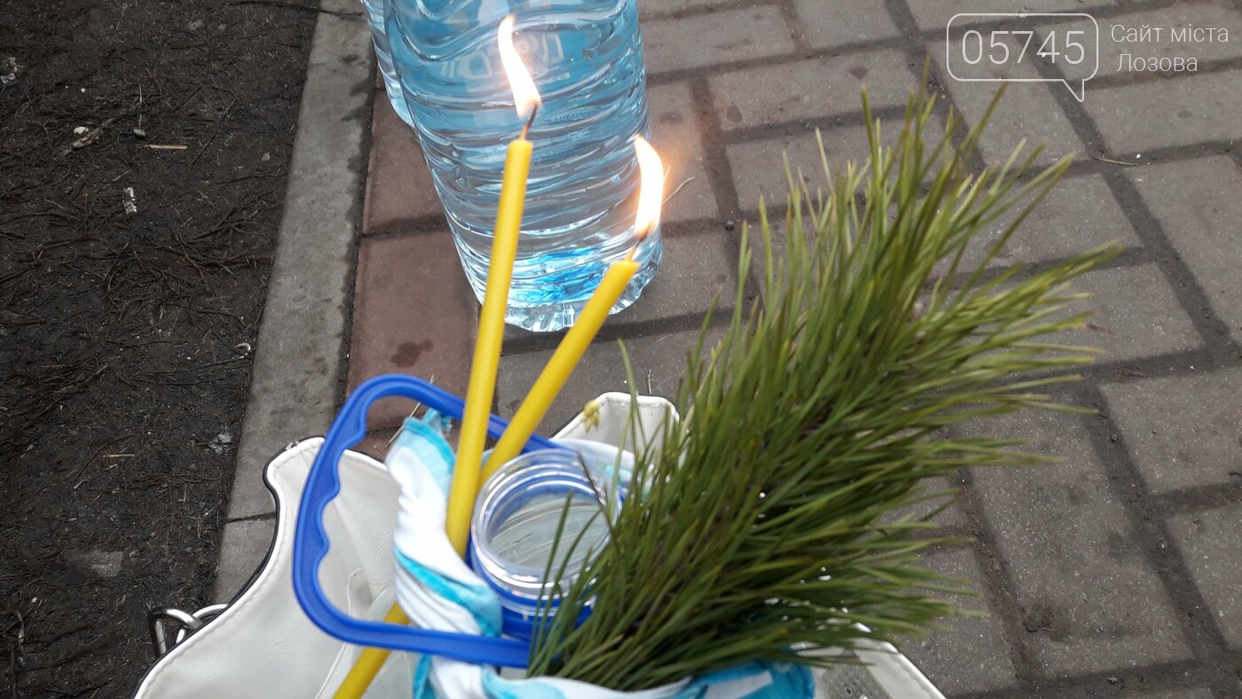 Святили воду и купались: лозовчане отметили праздник Креще..., фото-10 Святили воду и купались: лозовчане отметили праздник Крещения (Фото), фото-10