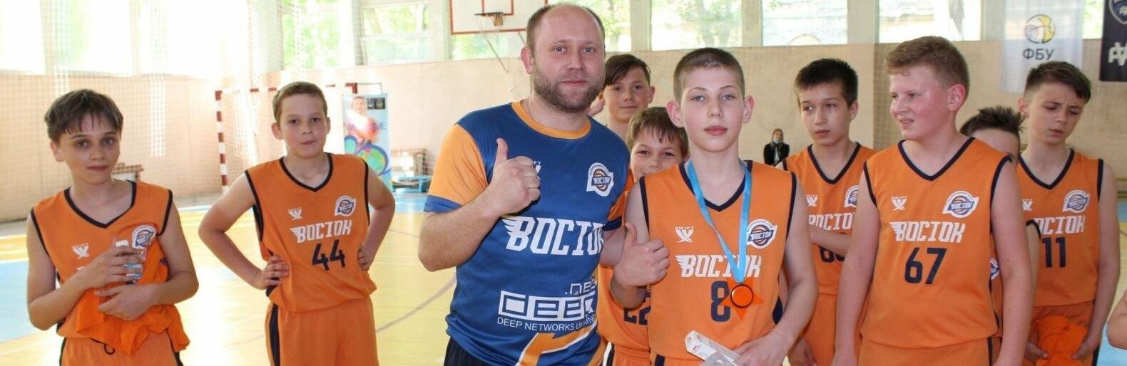 «Забрали всі призи»: лозівські баскетболісти перемогли у дивізіоні... «Забрали всі призи»: лозівські баскетболісти перемогли у дивізіоні «Б»